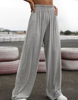 Seasons Change Sweatpants In Grey, Women In Grey Sweatpants