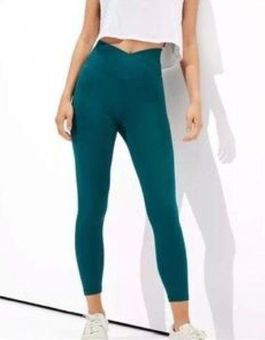 American Eagle The Lightweight Everything 7/8 Legging Teal Size Medium -  $25 - From KeJaunee