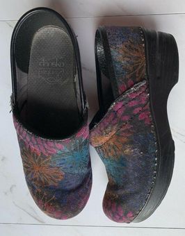 Dansko vegan store canvas