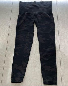 Spanx Black and Gray Camo Leggings Size Small - $23 - From Brilliant