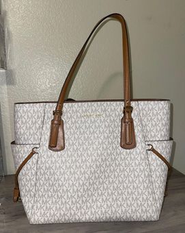 Michael Kors Voyager Medium Logo Tote Bag