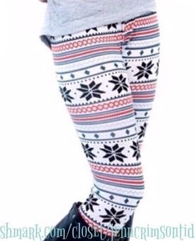 Boutique Winter Fair Isle Red Blue White Snowflake Leggings Size undefined  - $22 - From apricklycactus