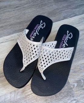 Skechers Vinyasa Bindu Sz 6 Black Yoga Foam Rhinestones Platform Thong  Sandals - $24 - From Erin