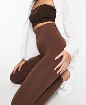 Stradivarius seamless ribbed leggings in chocolate brown Size XS - $13 (48%  Off Retail) - From Mary