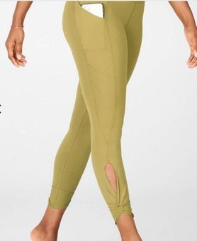 Fabletics oasis high waisted twist 7/8 green NWT SIZE L/10 Size L