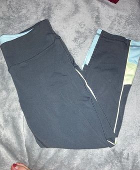 Petite Tek Gear® Shapewear Capri Workout Leggings