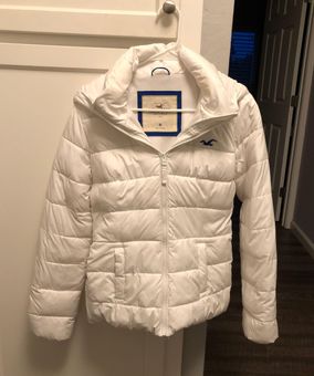 Hollister White Puffer Jacket Size M - $11 (86% Off Retail) - From