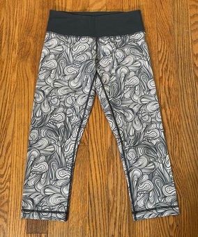 Lululemon Graphic Swirl Print Cropped Leggings Grey Size 4 - $21