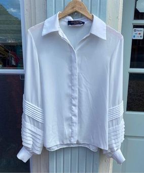 Louis Vuitton, Tops, Nwot Louis Vuitton Uniforms White Chiffon Wbell  Pleated Sleeves Blouse