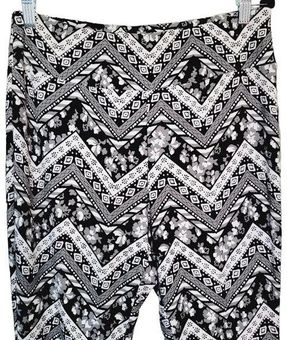 No Boundaries Womens Size XL Black & White Bohemian Stretchy Flare