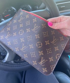 lv wrist pouch