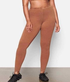 SKIMS Outdoor Basics Leggings Stretch Camel Size Medium Brown - $65 New  With Tags - From Luchie