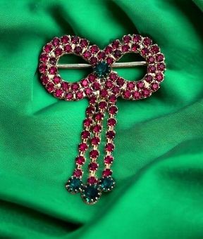 Rhinestone Bow Brooch