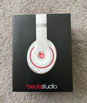 Beats By Dre Studio 2.0 Over-Ear Headphones (white)