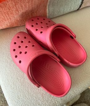 Salmon hot sale pink crocs