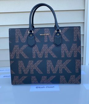Michael Kors MK Everly Large Graphic Logo Conv Tote - $269 (37% Off Retail)  New With Tags - From Kash
