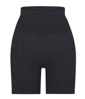 SKIMS seamless butt enhancing sculpting shorts Size XL - $42 New