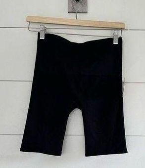 Spanx Very Black Women's Large Lamn Bike Shorts NWT - $41 New With Tags -  From Madi