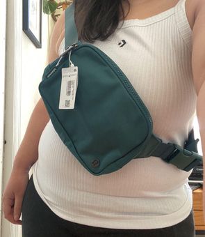 Lululemon 2l Belt Bag 