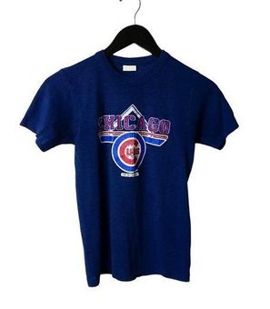 Vintage CHICAGO CUBS NIKE Brand T-shirt Size Adult Small in 