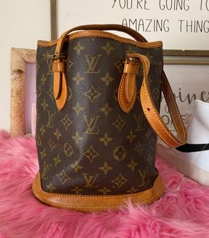 Bag Review: Vintage Louis Vuitton Monogram Petit Bucket 23 Bag