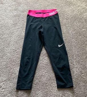 Nike Pro Capris