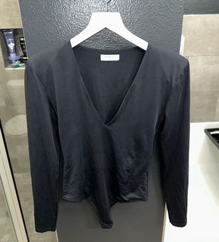 Aritzia Babaton Contour Shoulder Pad V Neck Longsleeve Bodysuit Black Size  M - $45 (39% Off Retail) - From Rachel
