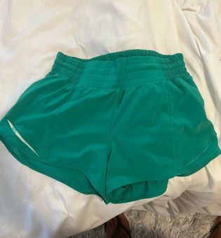 Lululemon Hotty Hot Short High-Rise 2.5” kelly green Size 4 - $45 (35% Off  Retail) - From harper