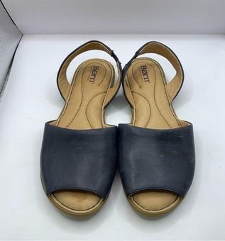 Born peep deals toe sandals