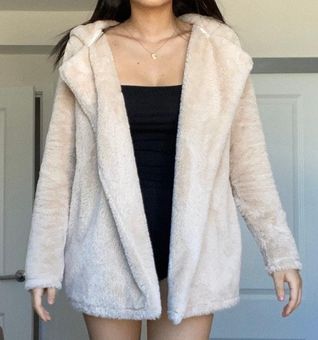 Brandy Melville Puffer Coats & Jackets