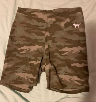 PINK - Victoria's Secret Victoria Secret PINK ULTIMATE Camo