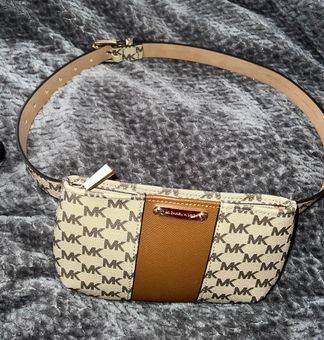 Aprender acerca 42+ imagen michael kors fanny pack - Abzlocal.mx