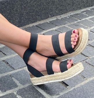target platform sandals black
