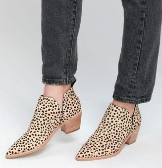 Dolce vita shop leopard boots