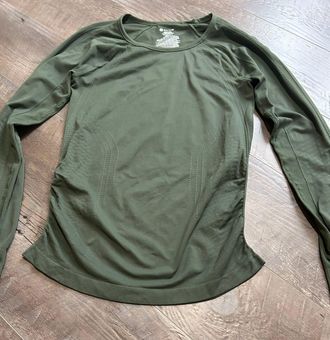 Gaiam yoga Long Sleeve Tshirt Green Size M - $6 (85% Off Retail) - From  Lynden