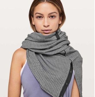 Lululemon Vinyasa Scarf Heathered Herringbone Black Gray - $23 - From  gracieumbrella