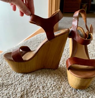 Werkloos Spoedig hersenen Steve Madden Platform Wedges Brown Size 7.5 - $35 (58% Off Retail) - From  Taylor