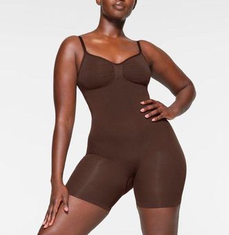 SKIMS SCULPTING BODYSUIT MID THIGH W. OPEN GUSSET - Women's