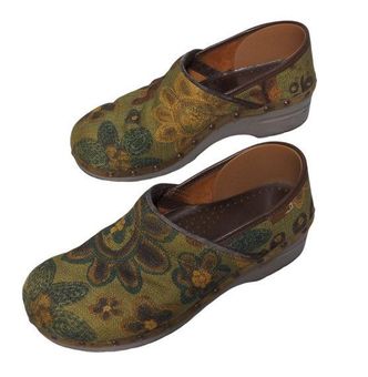Dansko hotsell canvas clogs