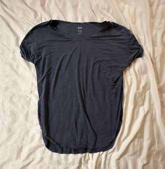 Uniqlo AIRism Seamless Boat Neck Short-Sleeve T-Shirt Blue Size XS - $12  (40% Off Retail) - From Katie