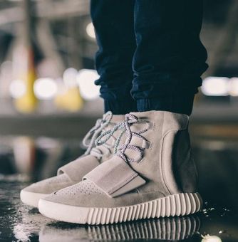 Yeezy 750 hot sale off white