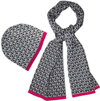 Michael Kors MK Hat And Scarf Set Gray - $25 (64% Off Retail) - From Cesia