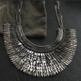 Stella \u0026 Dot Original Pegasus Necklace 