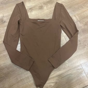 Aritzia Babaton Contour Bodysuit, Women's Fashion, Clothes on