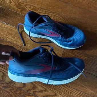 25 discount brooks shoes