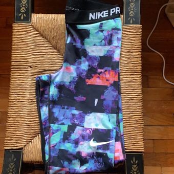 Nike Pro Legging Multi-color size Small