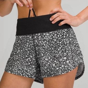 Lululemon speed up low rise 2.5” shorts in size 2 - $60 - From Kami