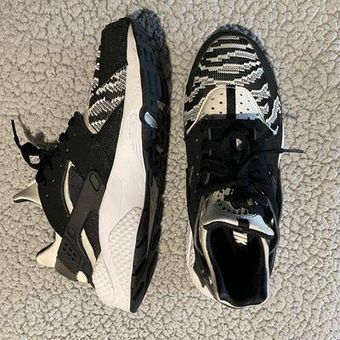 Zebra Print Huarache Sneakers Black Size 8 - $65 (45% From Uchechi
