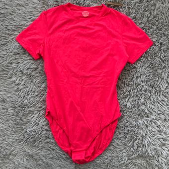 SKIMS Fits Everybody T-shirt Bodysuit in Ultra Pink L Size L - $125