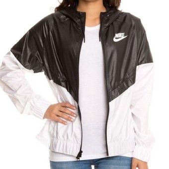 Vintage Women's Nike Windrunner Jacket